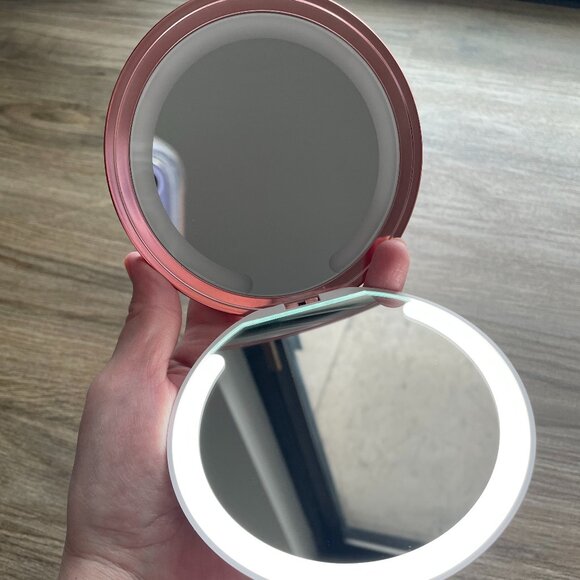 Impressions Coco LED Compact Mirror - Like New - Picture 6 of 12